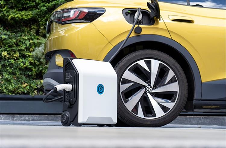Portable EV Chargers: The Benefits You Can Get